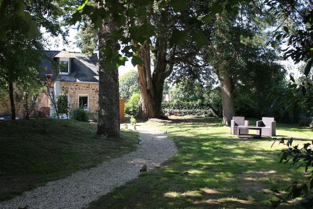 Ty Daou - Gites Du Vieux Tilleul Treglamus Exterior photo